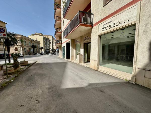 Negozio in Corso Giuseppe Garibaldi 128, Canicatti', {3} - Foto 2