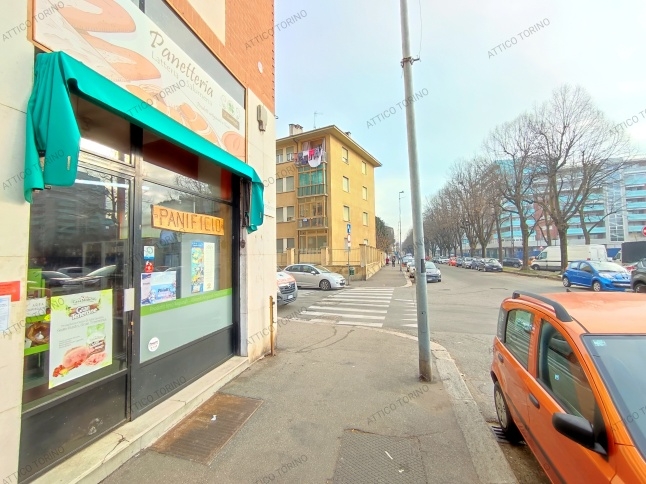 Negozio in Via Verolengo 64, Torino, {3} - Foto 2