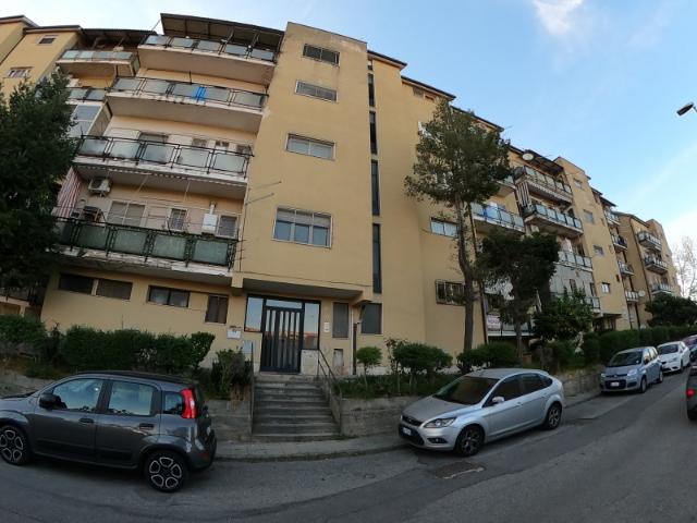 Vierzimmerwohnung in Via Rita Pisani 3, Cosenza - Foto 1