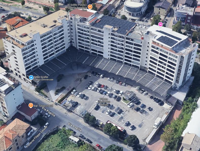 Parcheggio chiuso in Viale Mancini, Cosenza, {3} - Foto 1