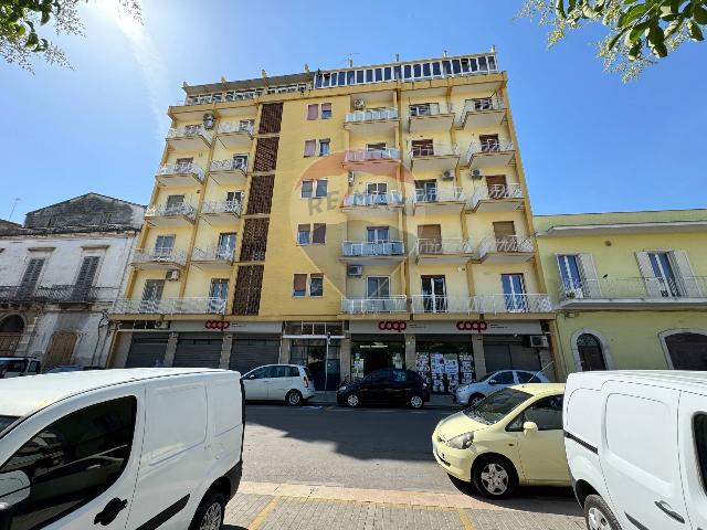 4-room flat in Piazza Caduti per Il Terrorismo 10, Bitonto - Photo 1