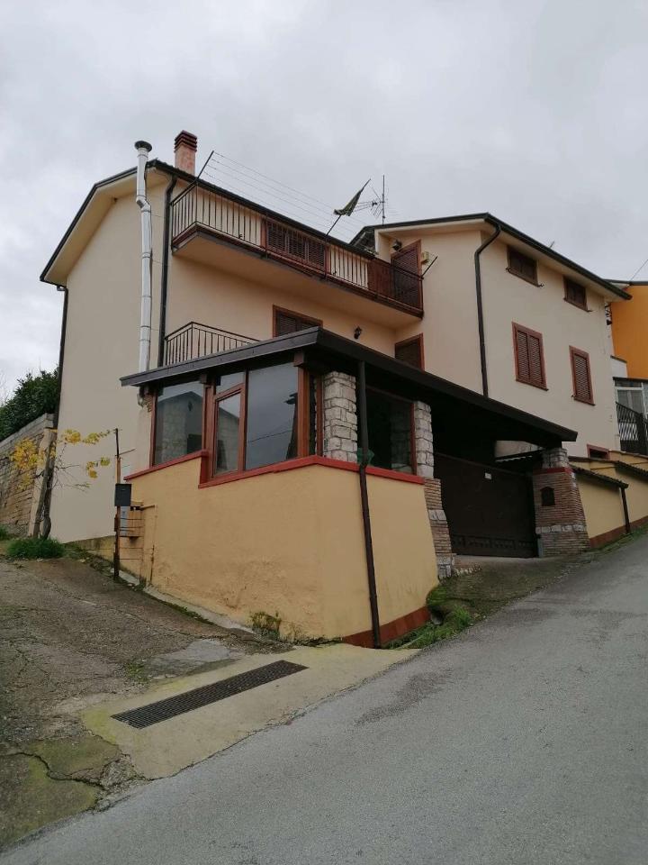 Villa unifamiliare in vendita a San Leucio Del Sannio