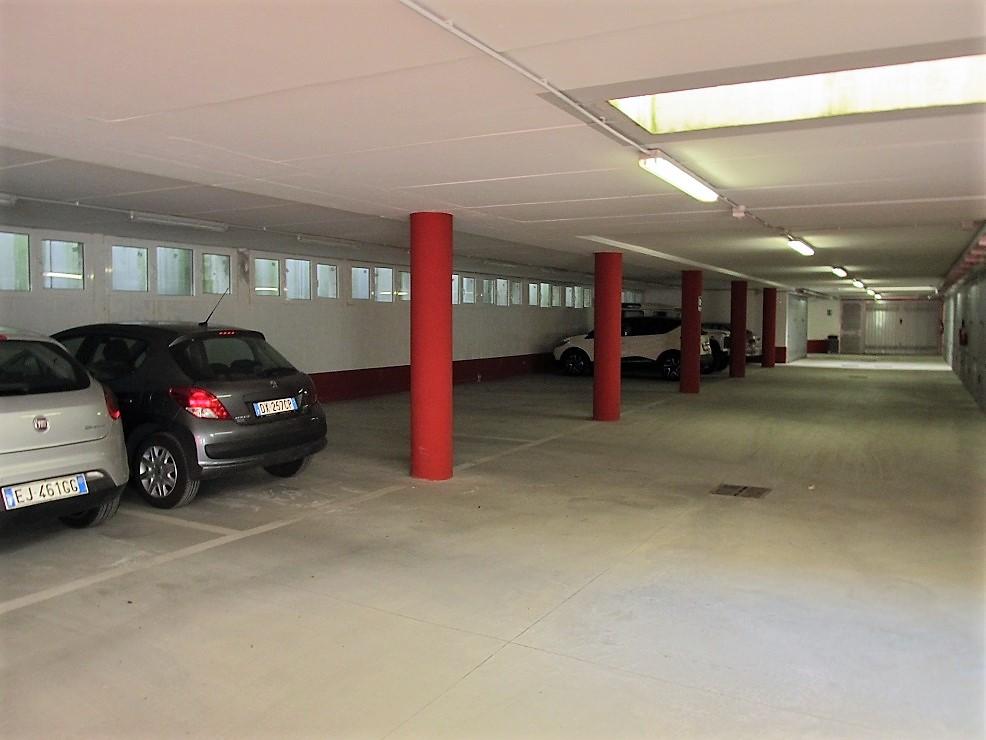 Parcheggio chiuso in , Chiesa In Valmalenco, {3} - Foto 1
