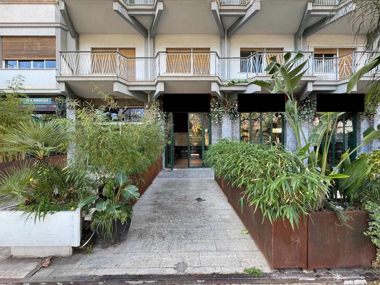 Esercizio commerciale in Viale del Fante 51, Palermo, {3} - Foto 2