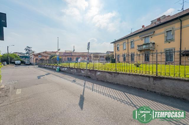 4-room flat in Via Giacomo Matteotti 16, Tavazzano con Villavesco - Photo 1