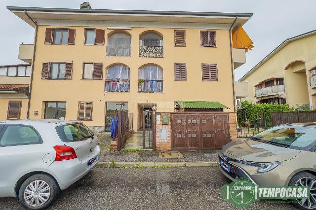 3-room flat in Largo Fontanili 14, Caselle Lurani - Photo 1