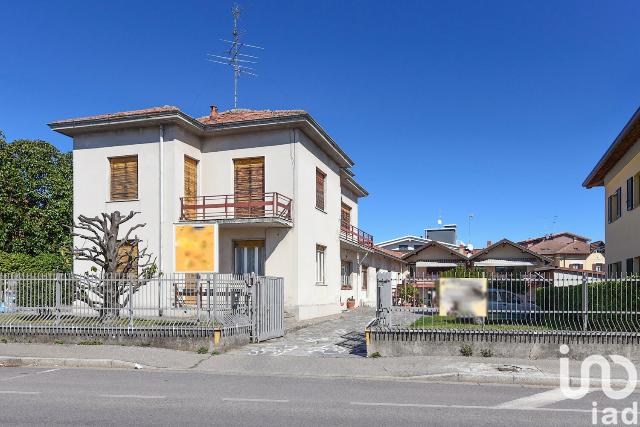 Villa in Viale Italia 22, Cantù - Foto 1