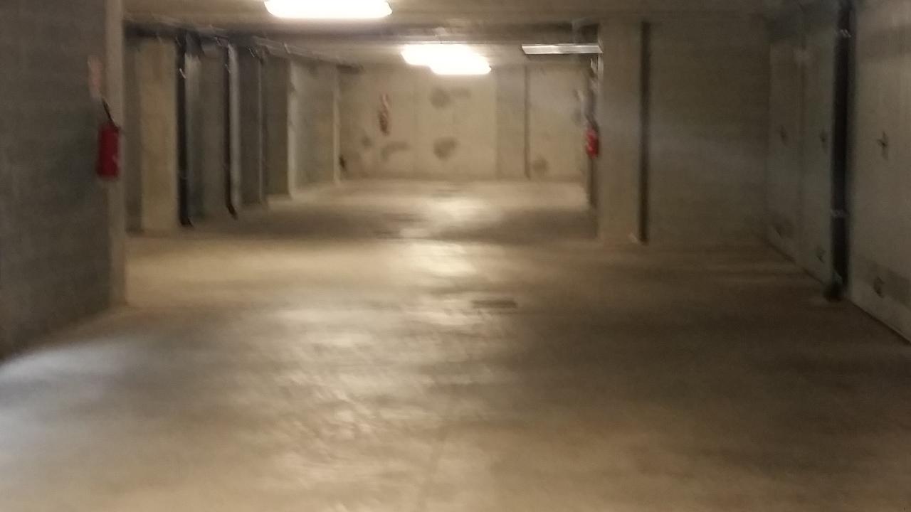 Parcheggio chiuso in Via Dandolo 34, Torino, {3} - Foto 2