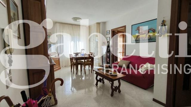 Apartament in Via della Pace, Follonica - Photo 1