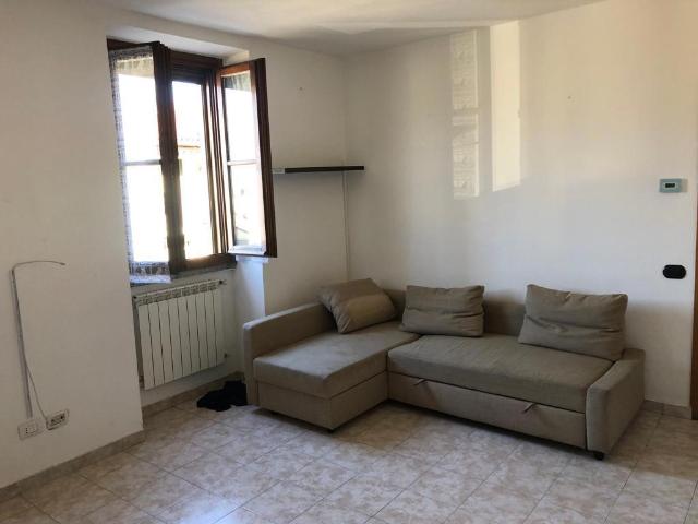 Zweizimmerwohnung in Via Cavour  20, Merone - Foto 1