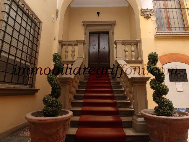 Shared office in {3}, Via Santo Stefano - Photo 1