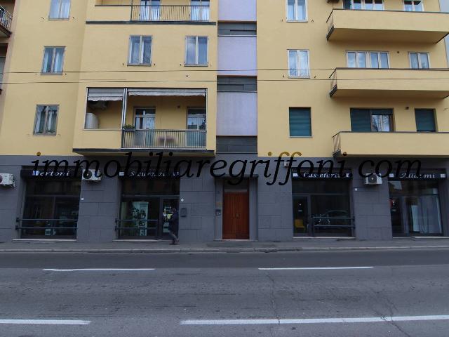 Geschäft in {3}, Viale Antonio Silvani 4/2a - Foto 1