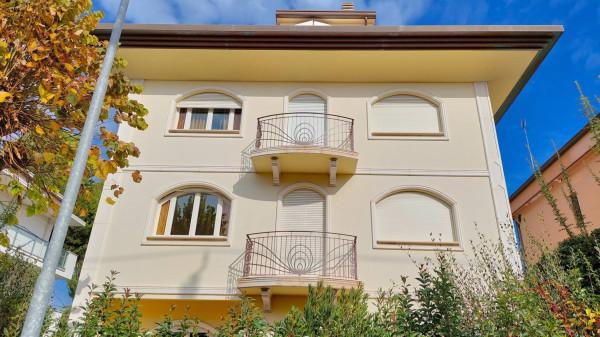 Villa bifamiliare in vendita a Riccione