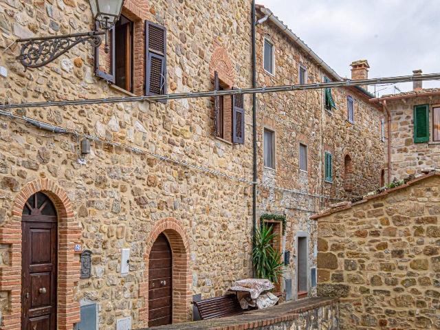 Vierzimmerwohnung in Strada Provinciale Leccia E Lustignano, Castelnuovo di Val di Cecina - Foto 1