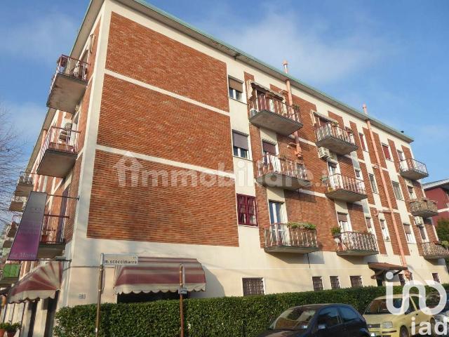 4-room flat in Via Alessandro Volta 173, Senago - Photo 1