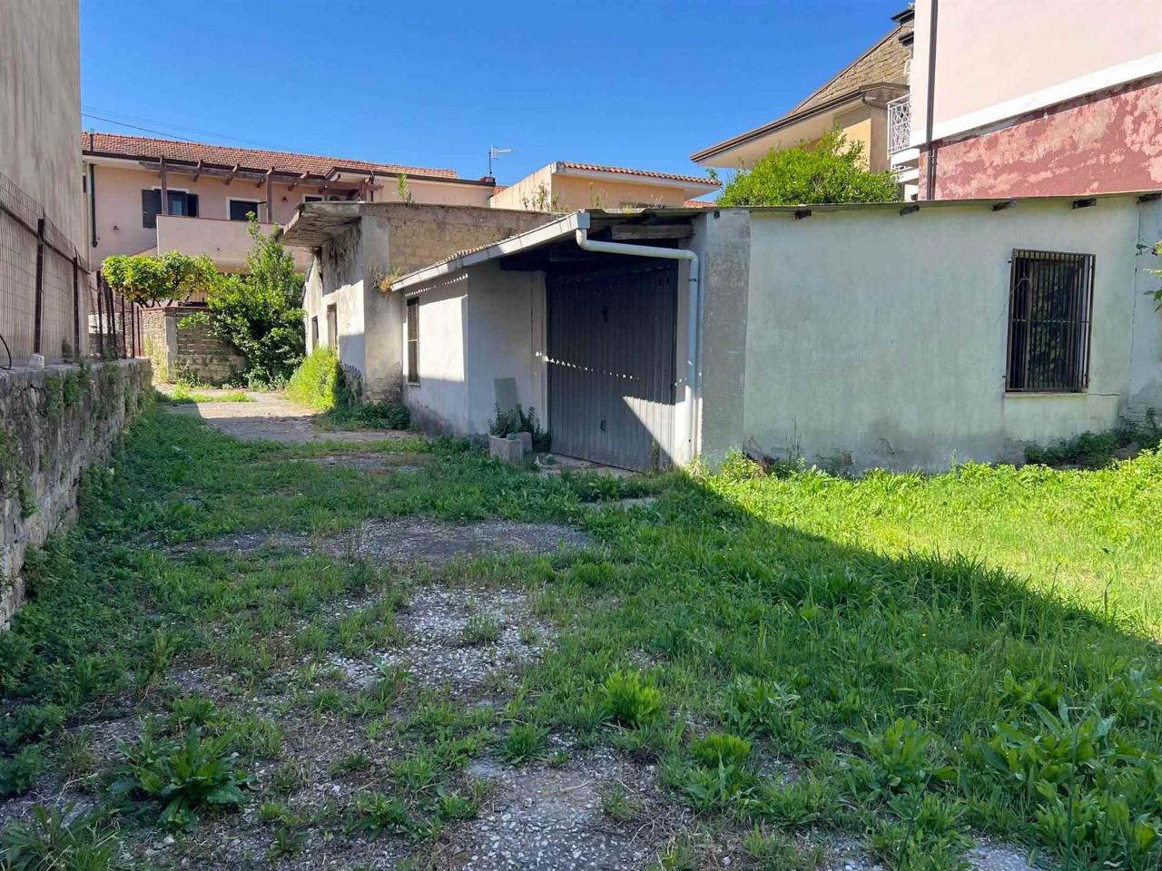 Laboratorio in , Castel Volturno, {3} - Foto 1
