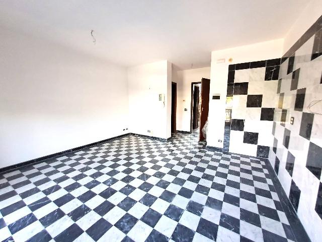 2-room flat in Viale Galileo Galilei, Carrara - Photo 1