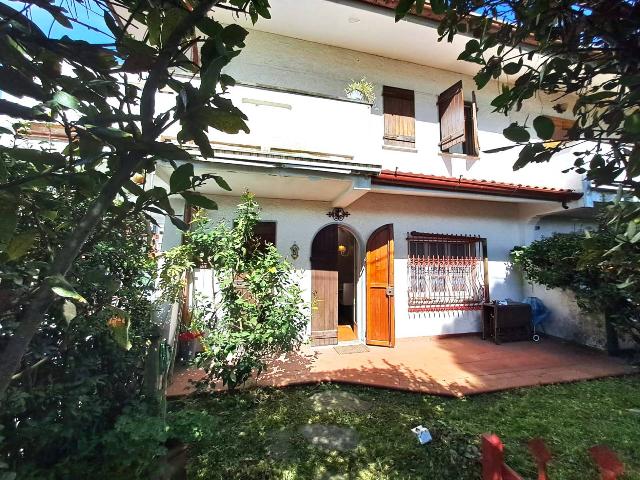 Terraced house in Via Lungofrigido di Ponente, Massa - Photo 1