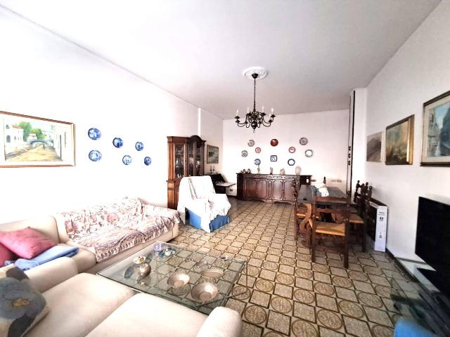 Apartament in Via Roma, Carrara - Photo 1