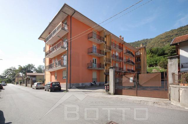 4-room flat in Via Montegrappa 12, Omegna - Photo 1