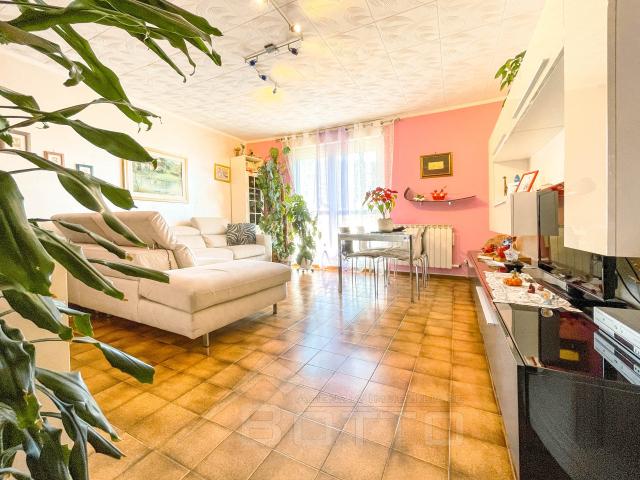 2-room flat in Via Oberdan, 42, Omegna - Photo 1