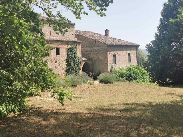 Country house or cottage in Strada Provinciale di San Gimignano, San Gimignano - Photo 1