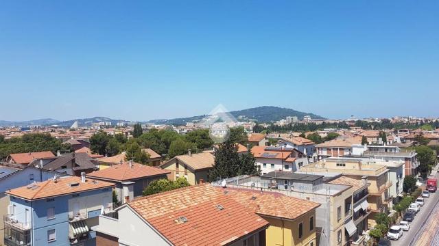 Quadrilocale in Via Fedele Salvatori, Pesaro - Foto 1