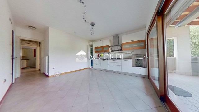 3-room flat in Via col Moschin, Montebelluna - Photo 1