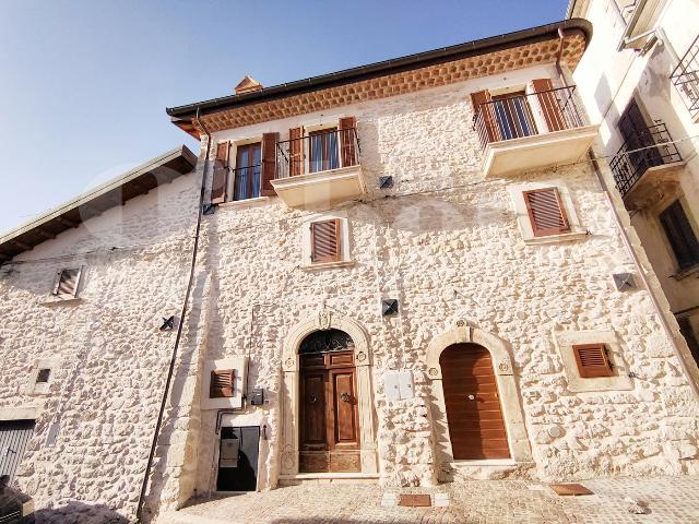 Einfamilienhaus in Via Leucio Giuliani 4, Rocca di Mezzo - Foto 1