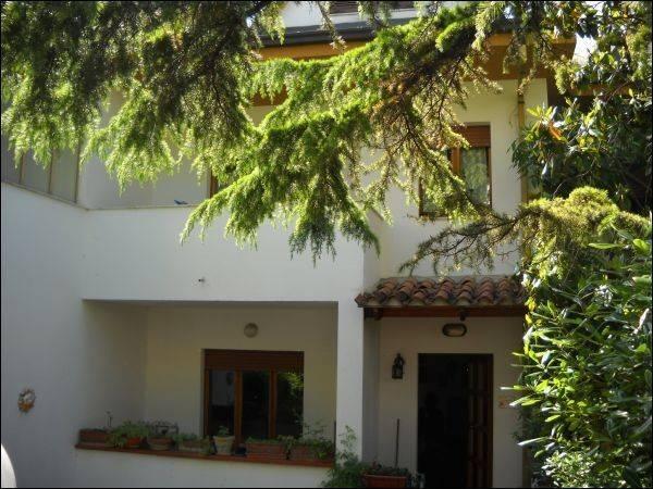 Terraced house in Via Fabriano, Folignano - Photo 1