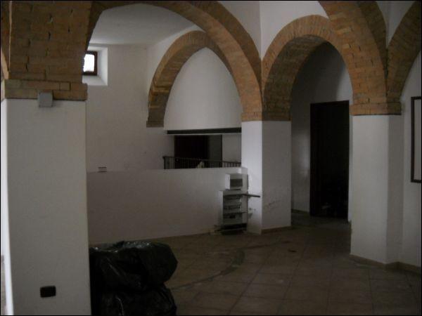 Negozio in Via delle Zeppelle, Ascoli Piceno, {3} - Foto 1