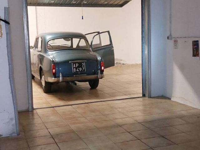 Garage or car box in {3}, Via Napoli - Photo 1