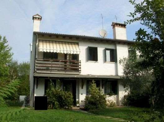 Villa bifamiliare in vendita a Volpago Del Montello