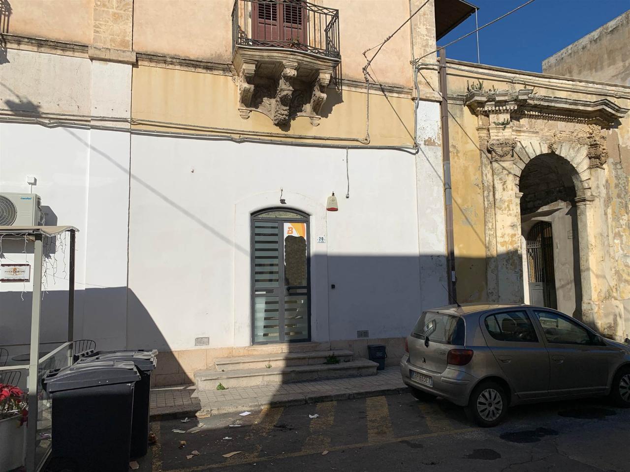 Negozio in Via Linneo, Avola, {3} - Foto 1