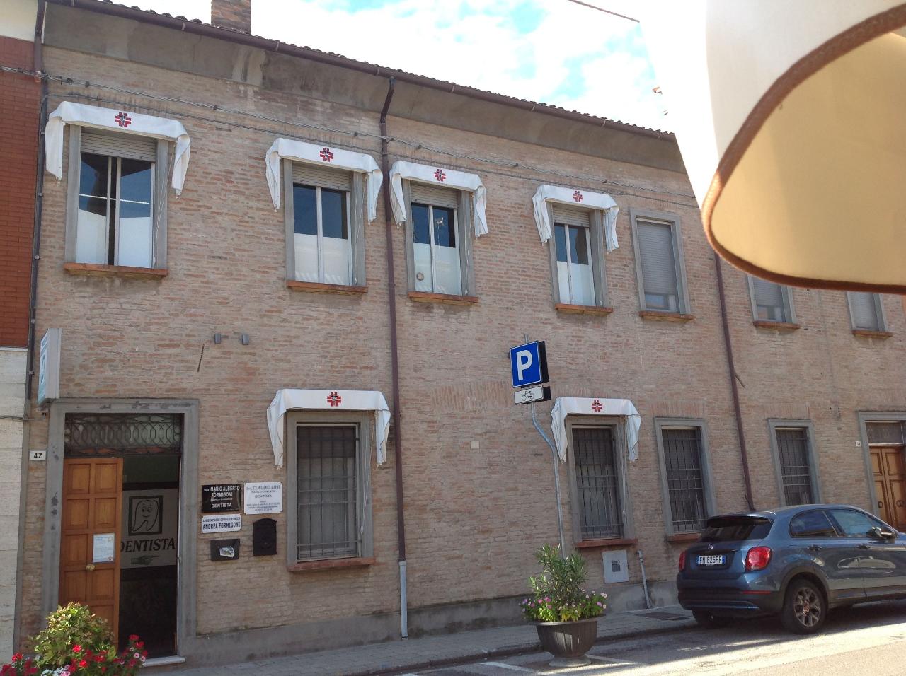 Esercizio commerciale in Via Roma 42, Portomaggiore, {3} - Foto 2