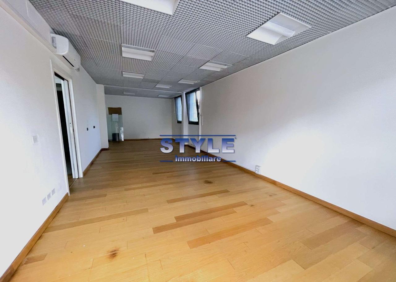 Negozio in , Pianiga, {3} - Foto 1