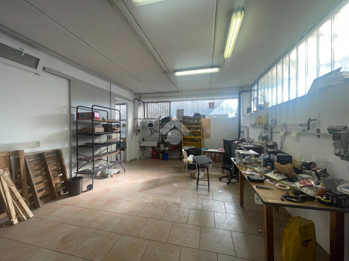 Capannone in Via Caduti sul Lavoro 12, Giaveno, {3} - Foto 1