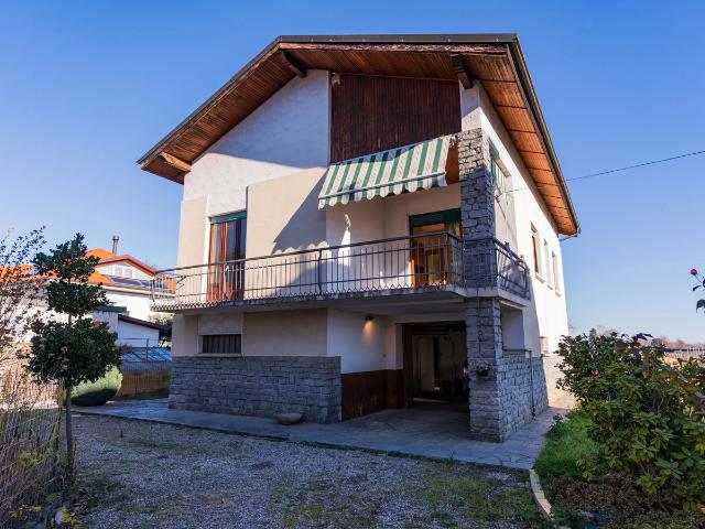 Villa in Via Francesco Petrarca 18, Pinerolo - Foto 1