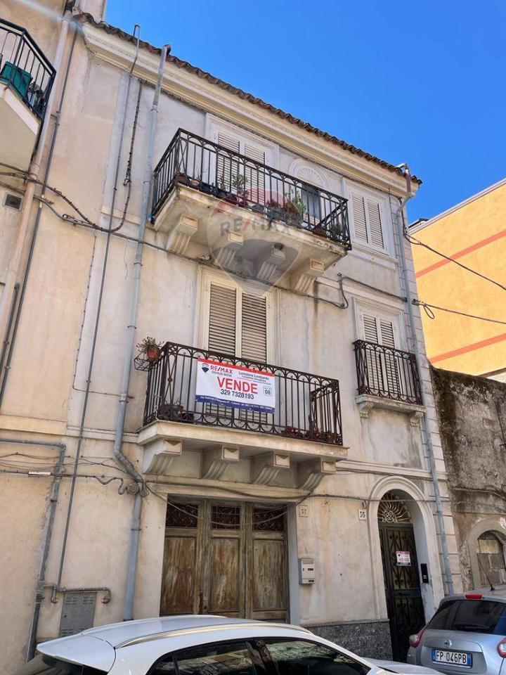 Casa indipendente in vendita a Francavilla Di Sicilia