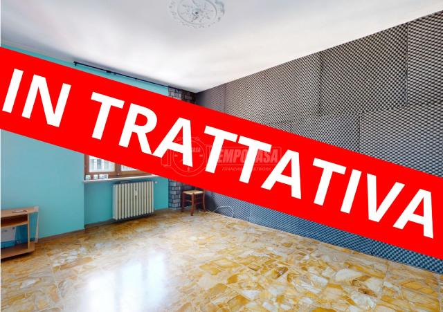 4-room flat in Via Alessandro Pertini 10, Bra - Photo 1