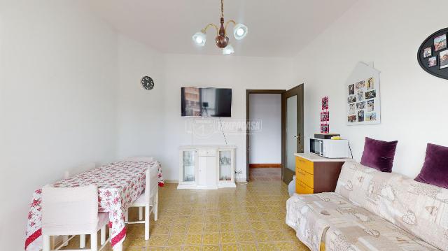 3-room flat in Via Alcide De Gasperi 17, Bra - Photo 1