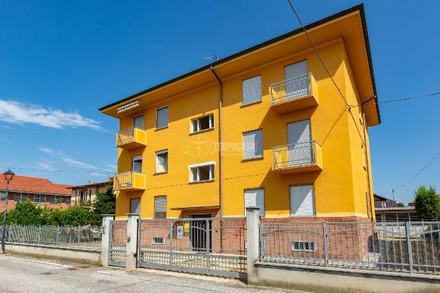 4-room flat in Via Federico Oddenini 5, Villastellone - Photo 1