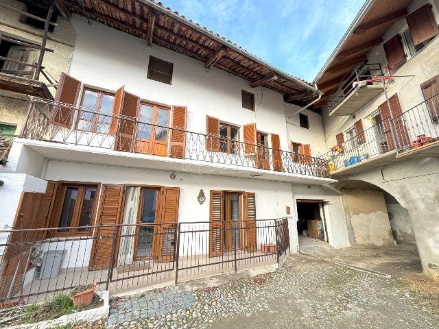 4-room flat in Via Regina Margherita, Romano Canavese - Photo 1