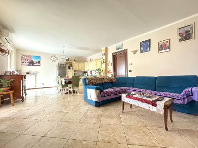 4-room flat in Viale Marconi, Strambino - Photo 1