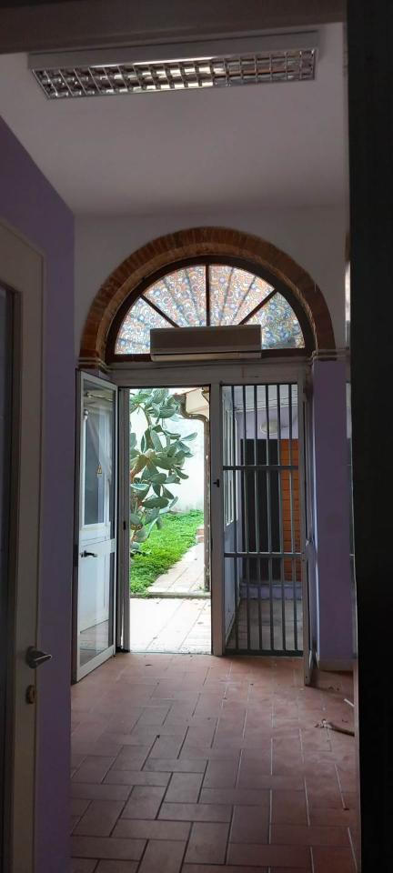 Negozio in , Livorno, {3} - Foto 1