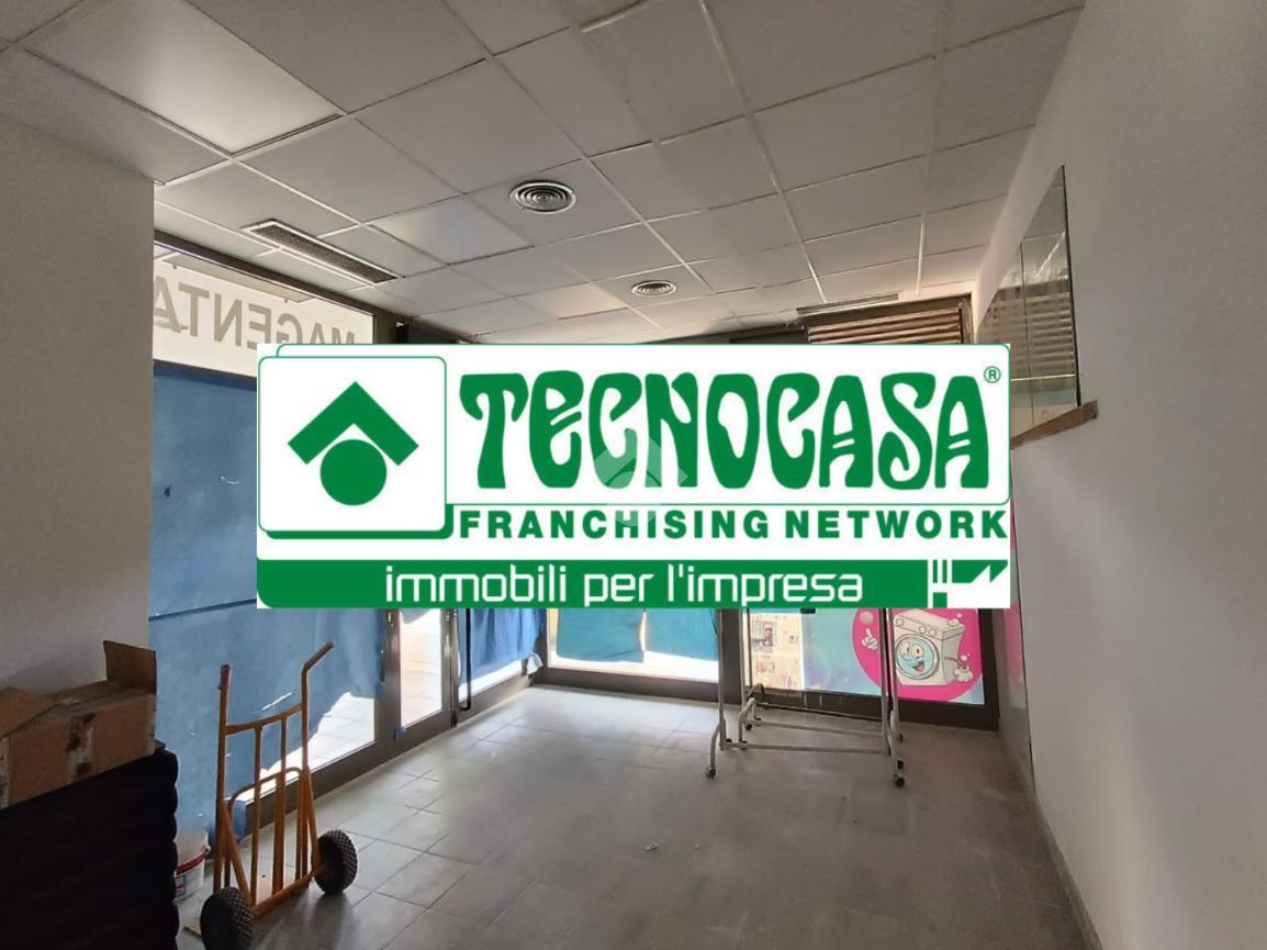 Negozio in affitto a Campi Bisenzio