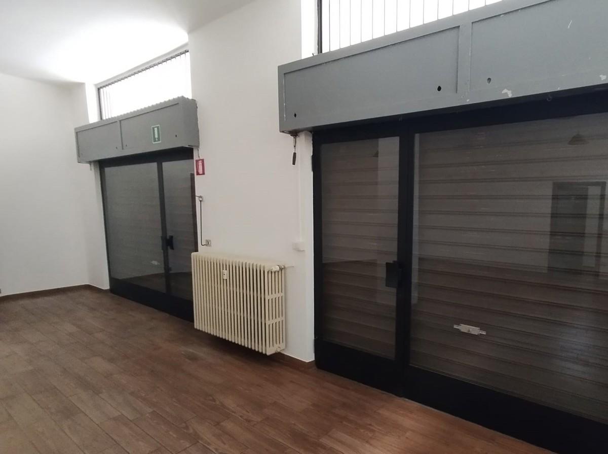 Negozio in Via V Alpini 29, Morbegno, {3} - Foto 2