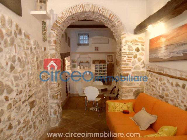 One-room flat in {3}, Piazza Vittorio Veneto 22 - Photo 1