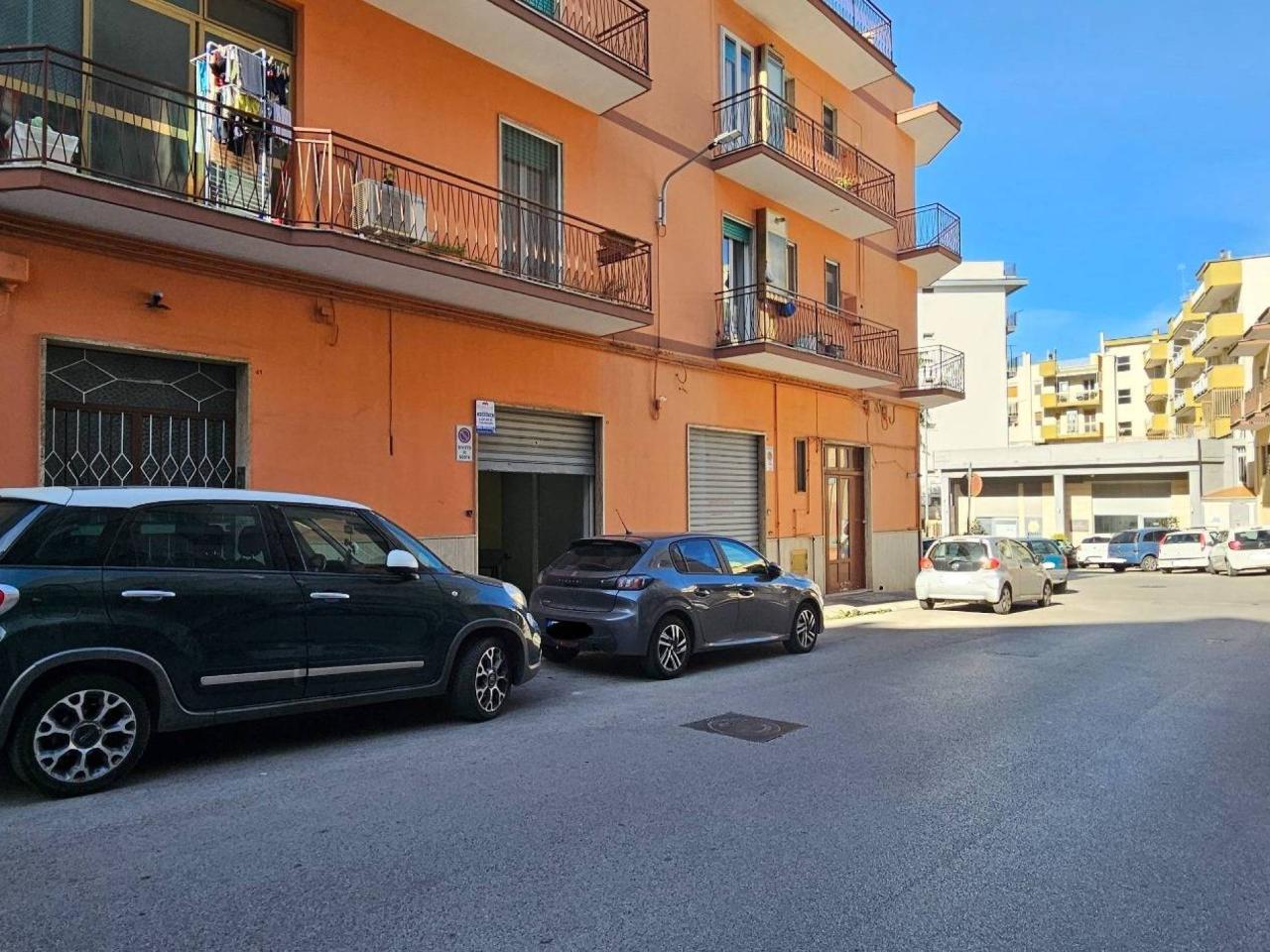 Magazzino in Via Capitano Mario Laterza 43, Putignano, {3} - Foto 1