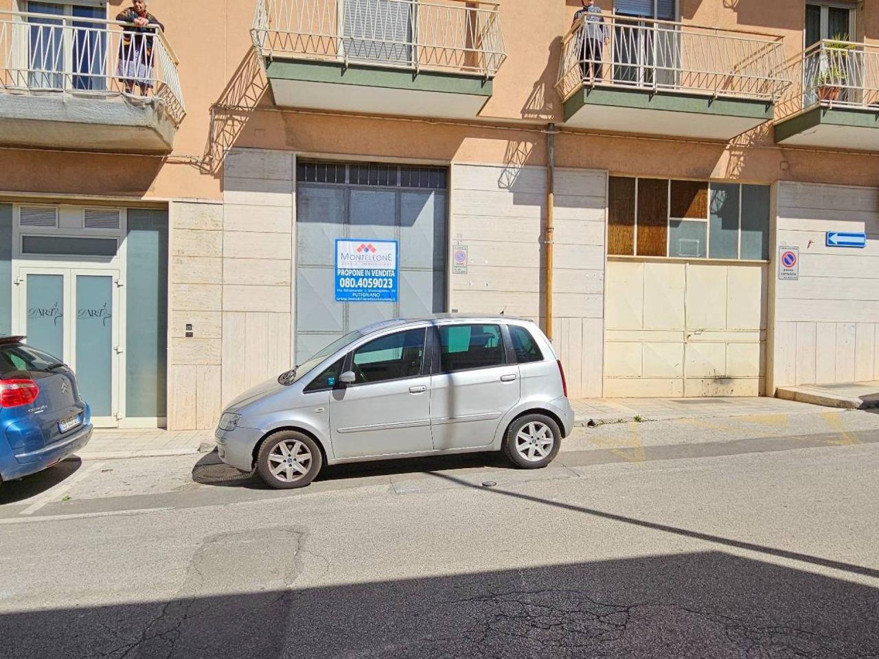 Magazzino in Via 4 Novembre 17, Putignano, {3} - Foto 1